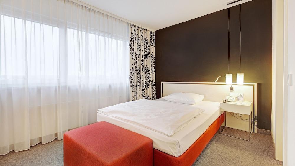 Schwanen Stuttgart Airport/messe 3*